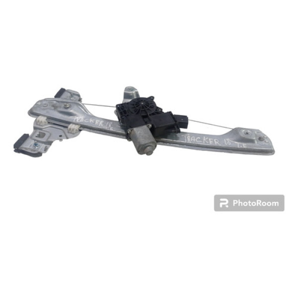 Maquina De Vidro Traseira Esquerda Tracker 2018 