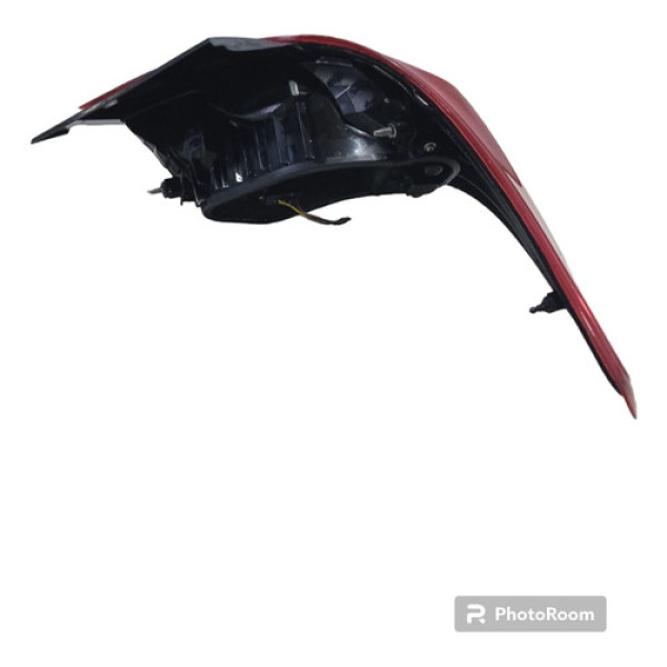 Lanterna Esquerda Versa 2017