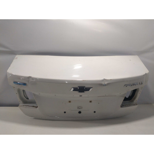 Tampa Do Porta Malas Chevrolet Cruze Lt  Com Detalhe