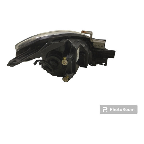 Farol Esquerdo Versa 2017