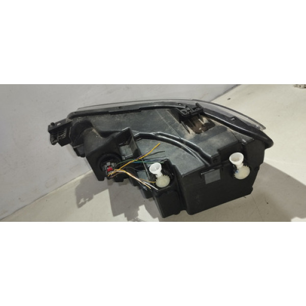 Farol Lado Direito Gm Tracker 2022 C/led 