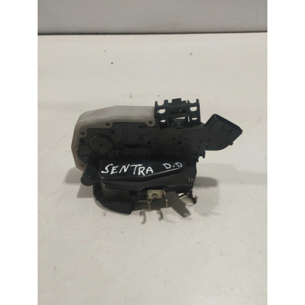 Fechadura Da Porta Dianteira Direita Nissan Sentra 2016