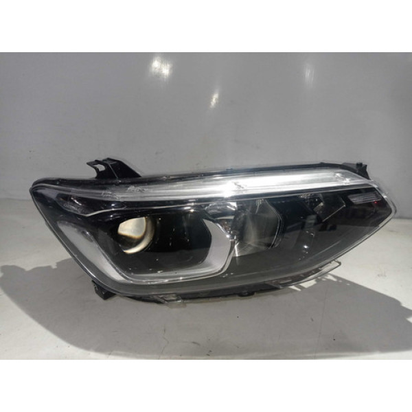 Farol Lado Direito S/led Gm Tracker 2021 Recuperado