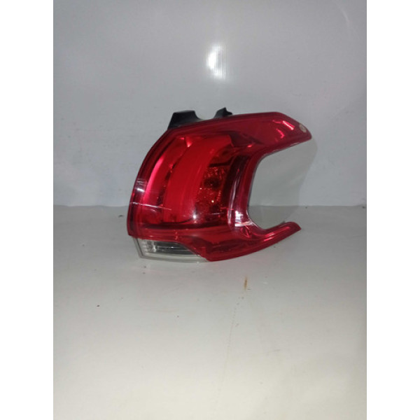 Lanterna Lado Direito Peugeot2008 2015