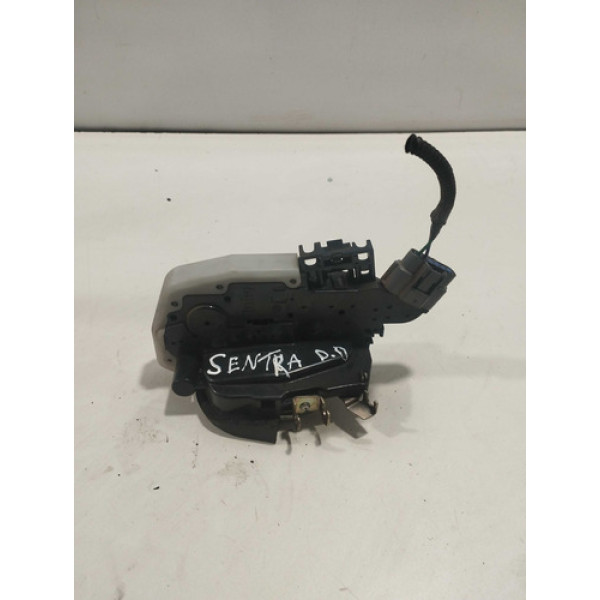 Fechadura Da Porta Dianteira Direita Nissan Sentra 2016