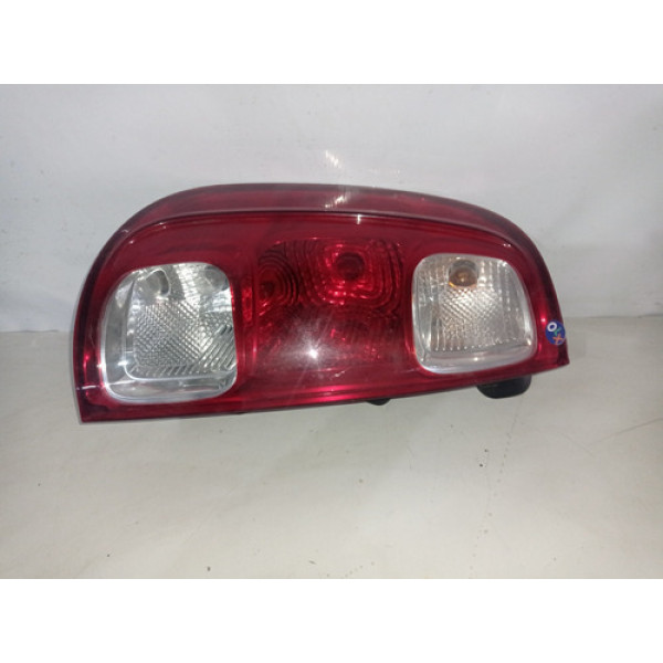 Lanterna Lado Esquerdo Fiat Uno Vivace 2015