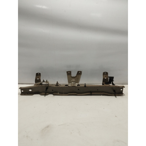 Travessa Superior Frontal Nissan Kicks 2022