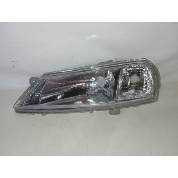 Farol Lado Esquerdo Chevrolet Celta 2000 Recuperado